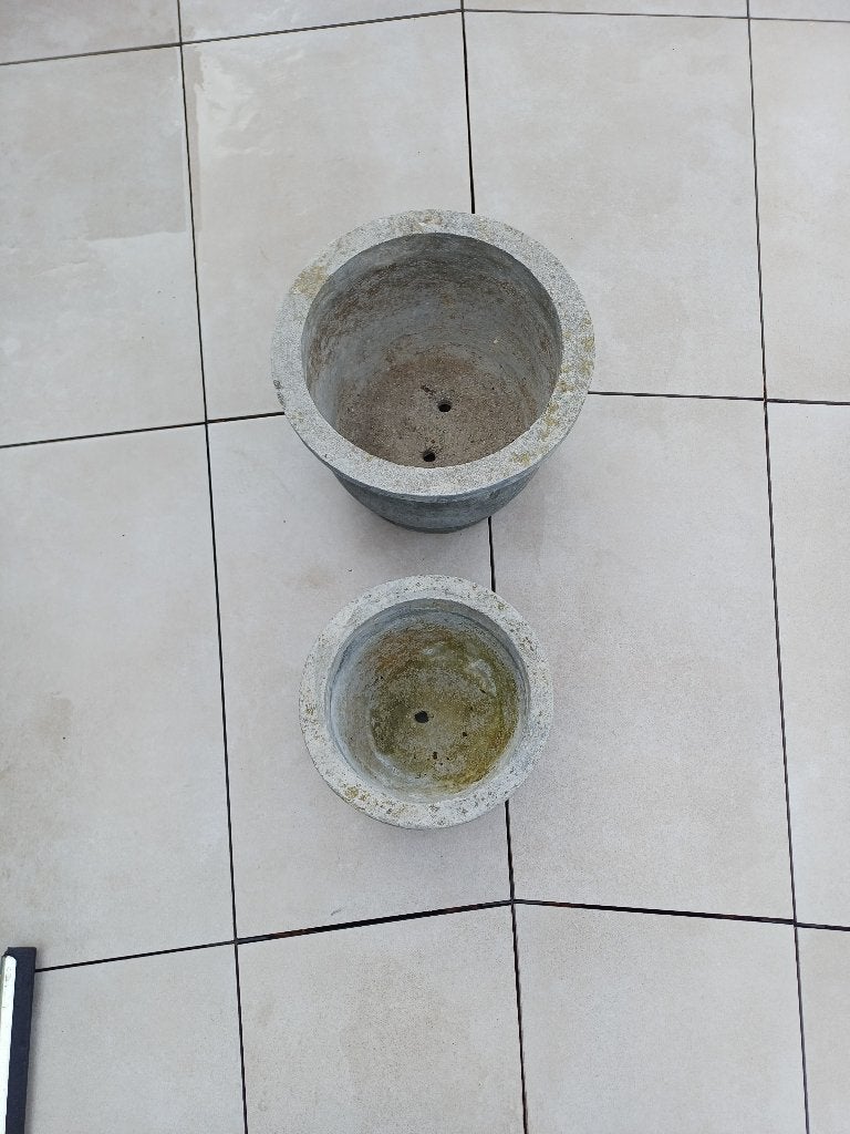 2 Bloempotten beton, Ophalen, Rond, Zo goed als nieuw, Beton