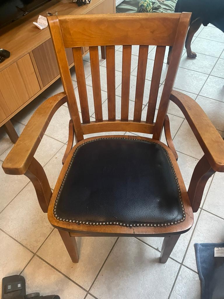 4 mooie oude stevige stoele. Met leer, Antiek en Kunst, Ophalen