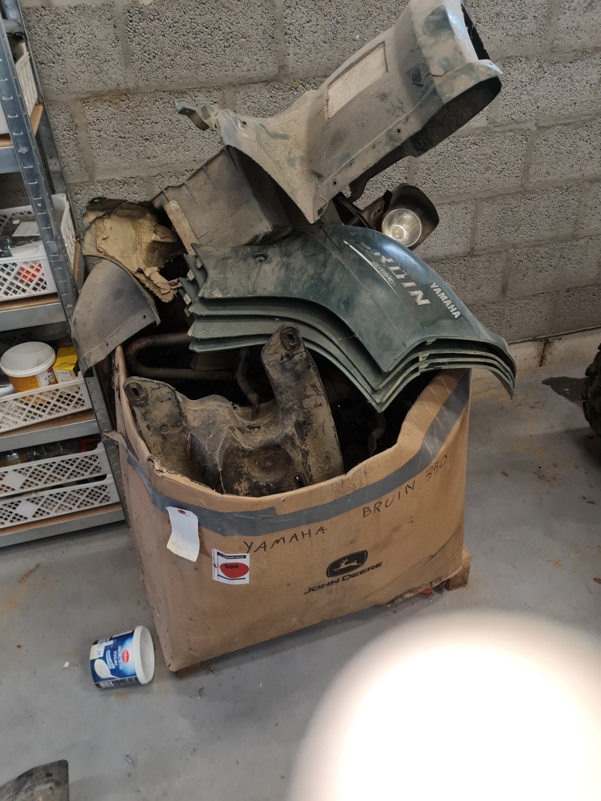 palletje met diverse onderdelen yamaha bruin 350, Enlèvement