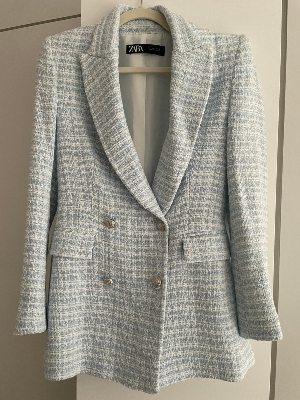 Blazer croisé en tweed bleu clair taille S – Zara, Kleding | Dames, Ophalen, Zo goed als nieuw, Blauw