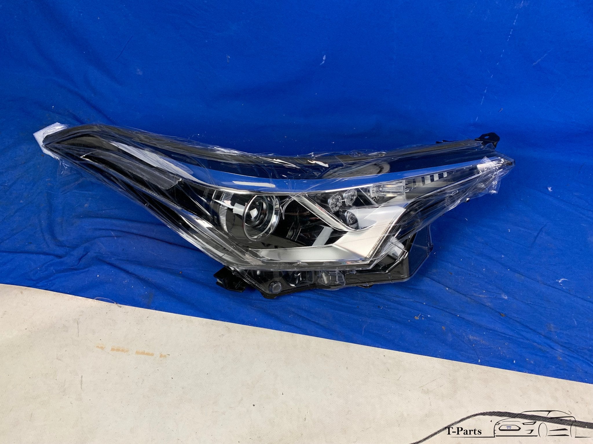 Toyota c-hr koplamp Rechts lamp LED 81130F4031, Info@fabrikant.eu, Fabrikant BV, Nieuw, Toyota