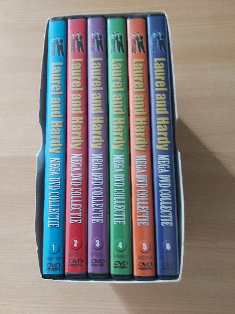 DVD BOX LAUREL AND HARDY, Alle leeftijden, Ophalen, Zo goed als nieuw, Actiekomedie