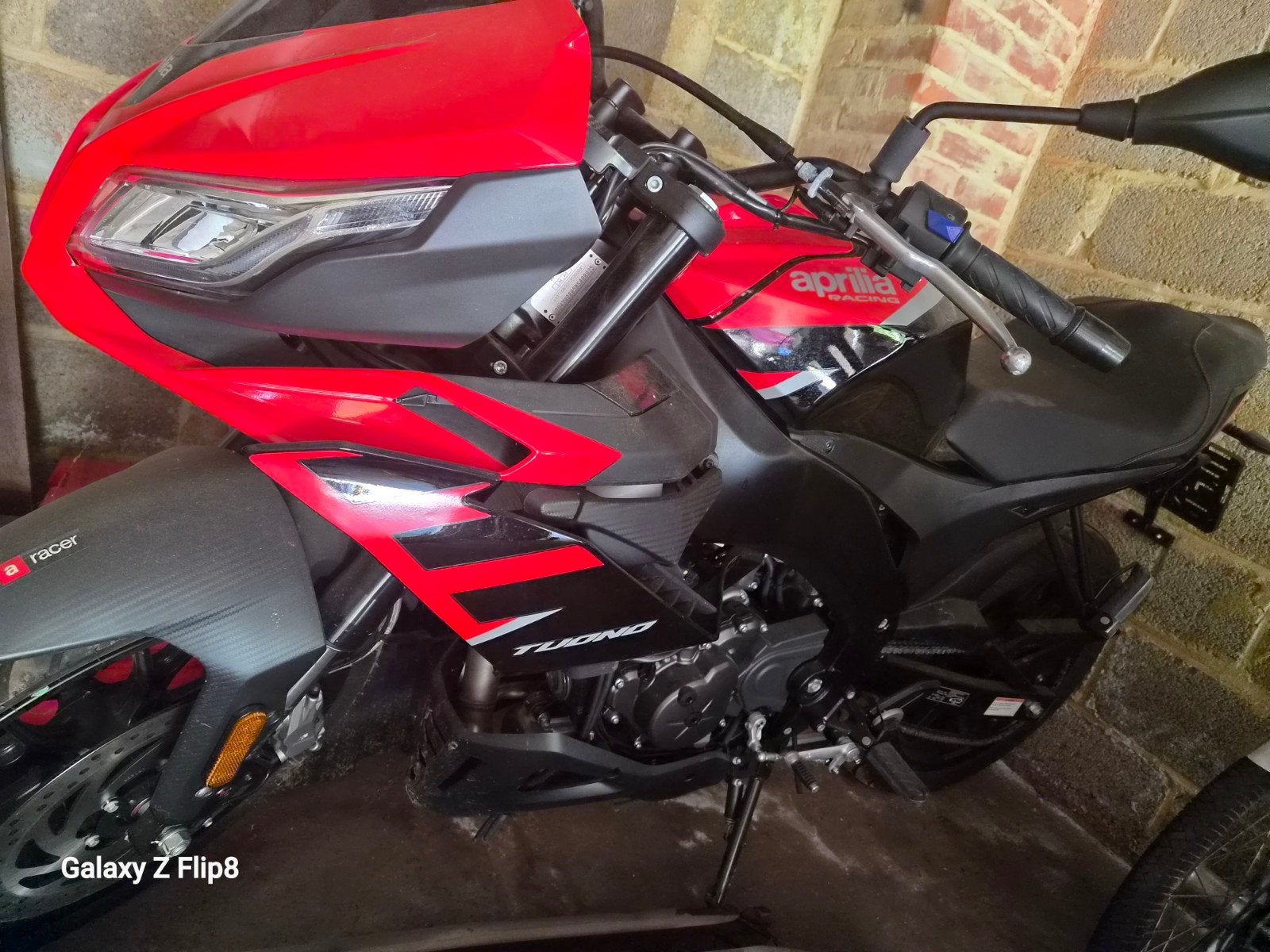 Aprilia Tuono 125  eerste inschr. 2024. kleur: rood/zwart, Motos, Enlèvement, Utilisé