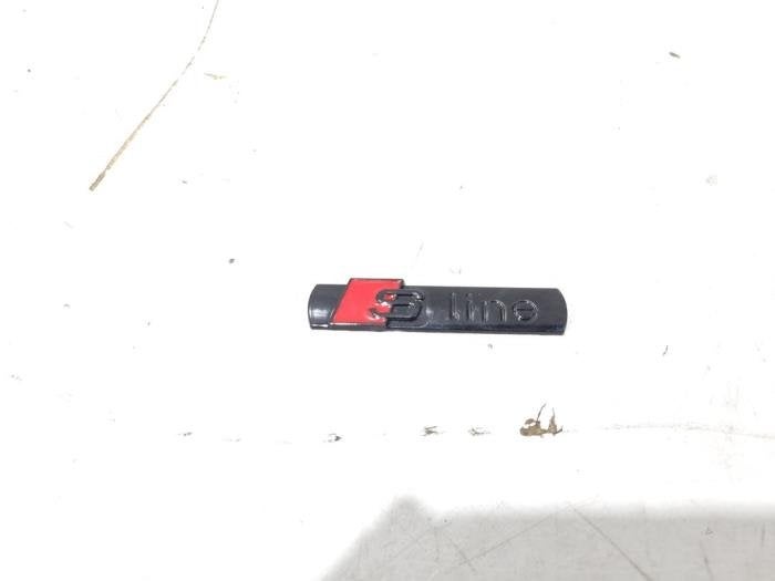 Embleem van een Audi A4, Gebruikt, -, -, -