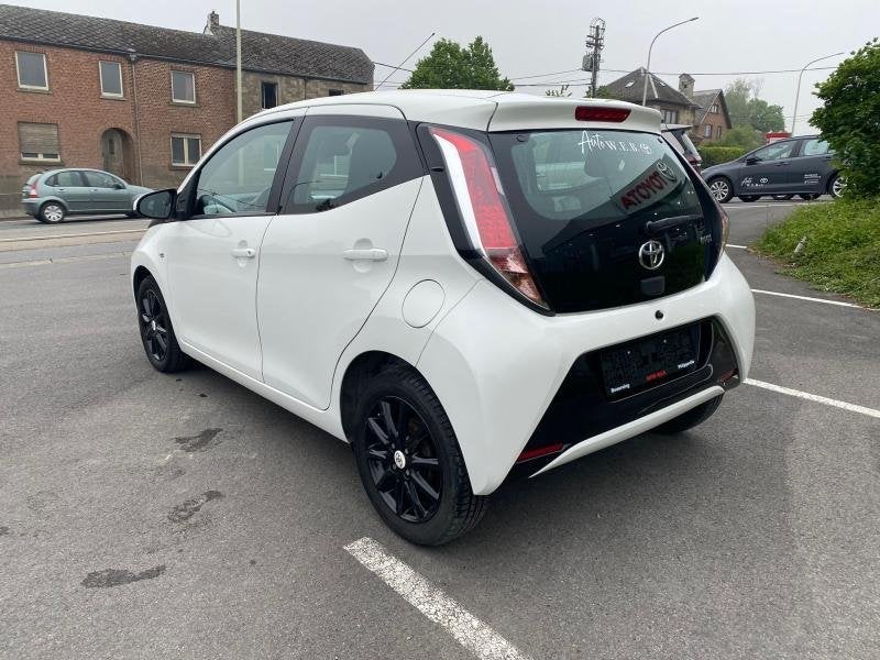 Toyota Aygo X-Play 5 d. 1.0 VVT-i, Euro 6, Wit, 115 g/km, 998 cc