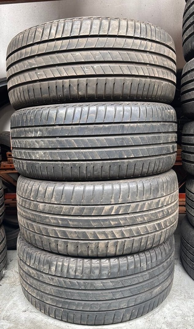 2454019 245/40/19 245/40R19 zomerbanden merk Bridgestone, Ophalen