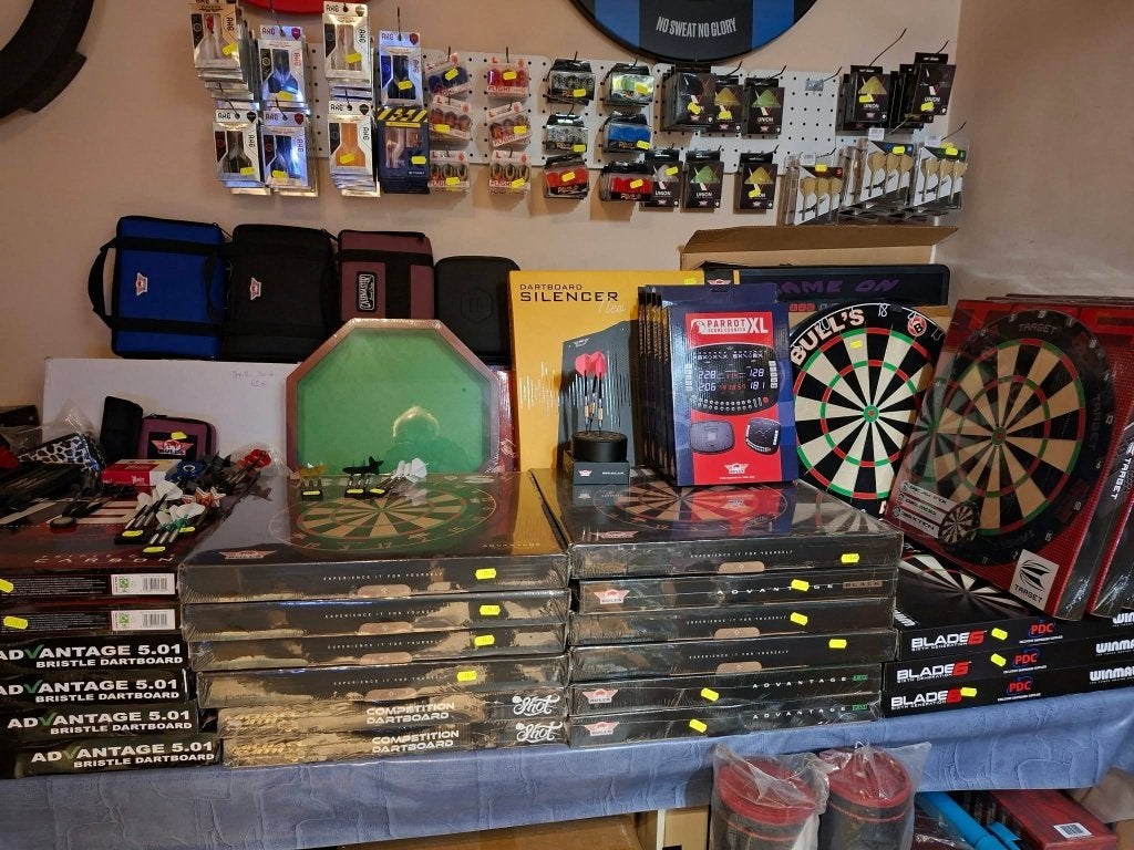Alles van dartsgerief aan de beste prijs ., Sports & Fitness, Enlèvement, Neuf, Cible de fléchettes