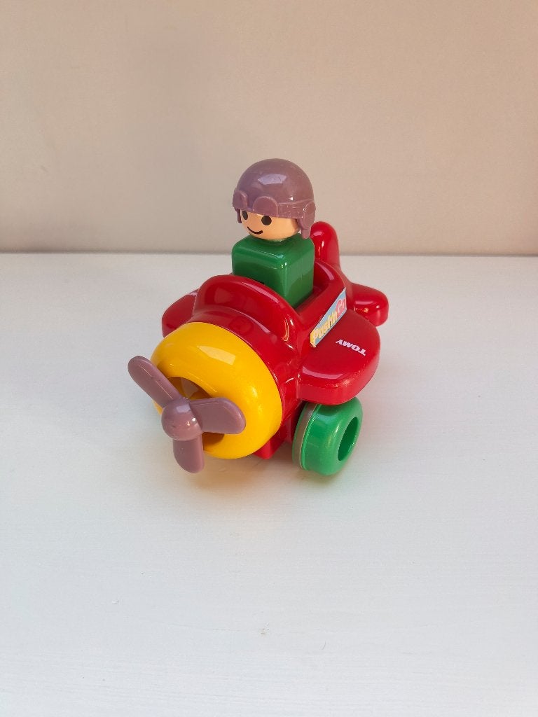 Avion TOMY Push’n Go rouge avec pilote et hélice véhicule, Enlèvement ou Envoi, Utilisé