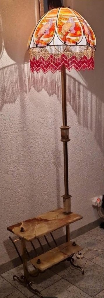 Antieke vloerlamp met twee vierkante marmeren planken, Ophalen