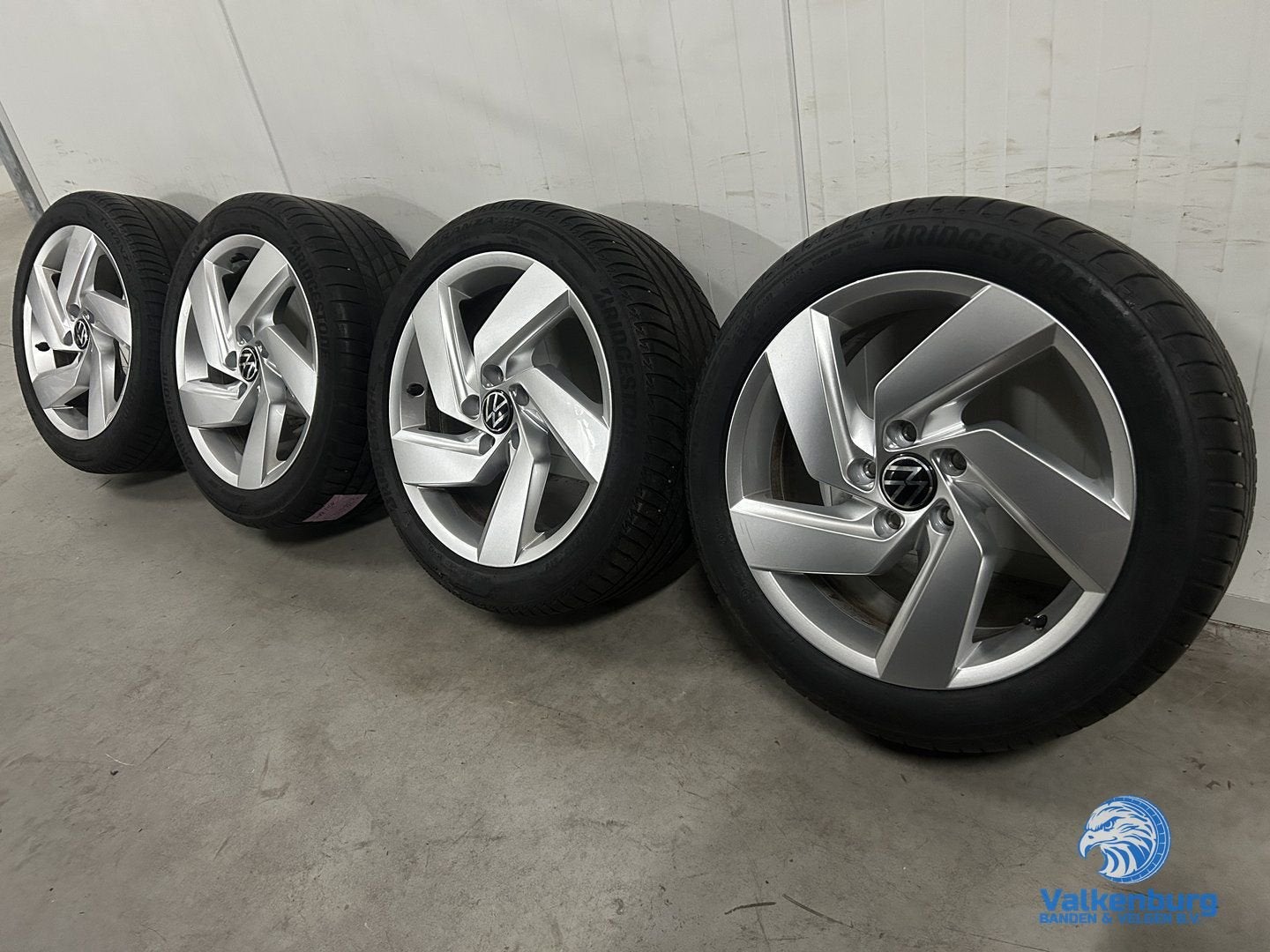 6mm! Originele VW Golf 8 5H Richmond 17 inch velgen 5x112 zo, Pneus et Jantes, Véhicule de tourisme, Pneus été, -