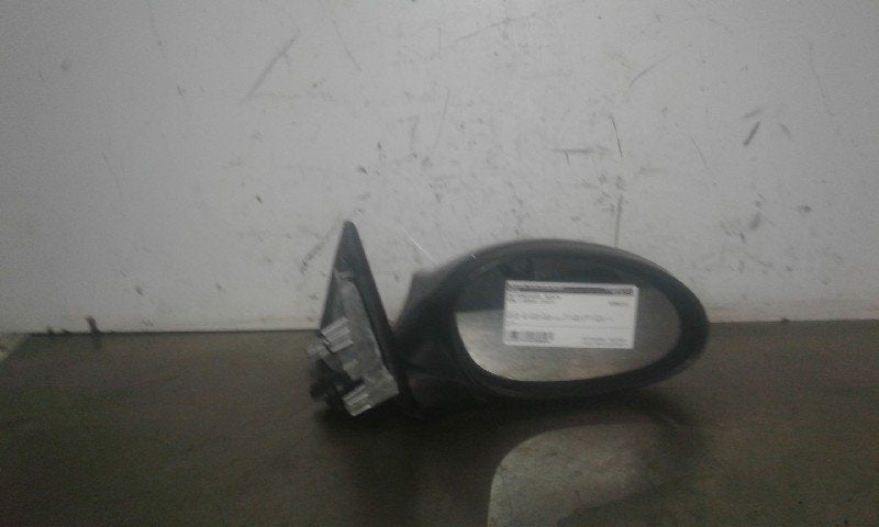 RETROVISEUR EXTERIEUR DROIT BMW 1 serie (E87 / 87N), Utilisé, BMW, Petuelring 130
80809  München, DE, Bayerische Motoren Werke AG