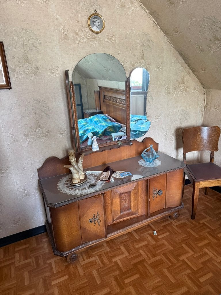 Vintage drieluiks dressoir met spiegel, Antiquités & Art, Antiquités | Meubles | Armoires, Enlèvement