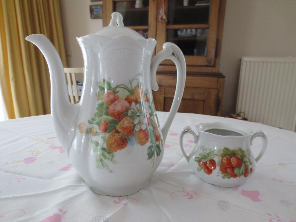 Oude koffiekan met bijbehoren, Antiek en Kunst, Ophalen