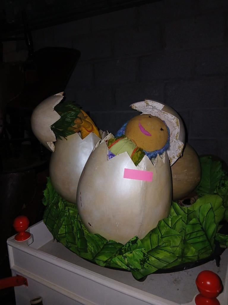Oeufs décoratifs, Enlèvement