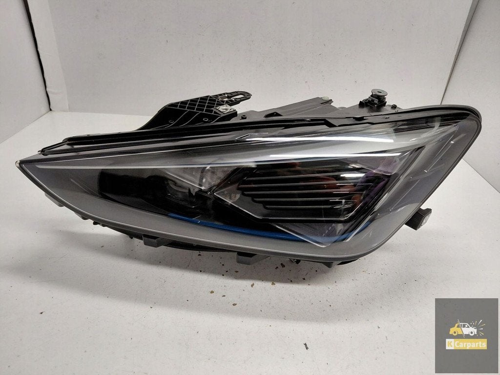 5FG.941.007.J, Cupra Formentor Lift Full Led-lamp links, Gebruikt, Autovia A-2, Km 585 585
08760  Martorell, ES, SEAT S.A., Customercare@seat.es