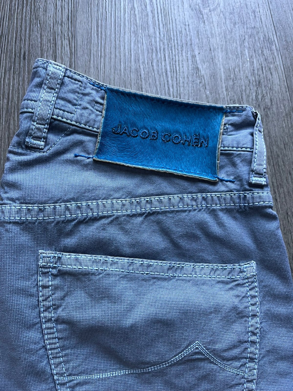 Jacob Cohen short size 31 type Nicolas, Kleding | Heren, Spijkerbroeken en Jeans, Ophalen of Verzenden, Zo goed als nieuw, Blauw