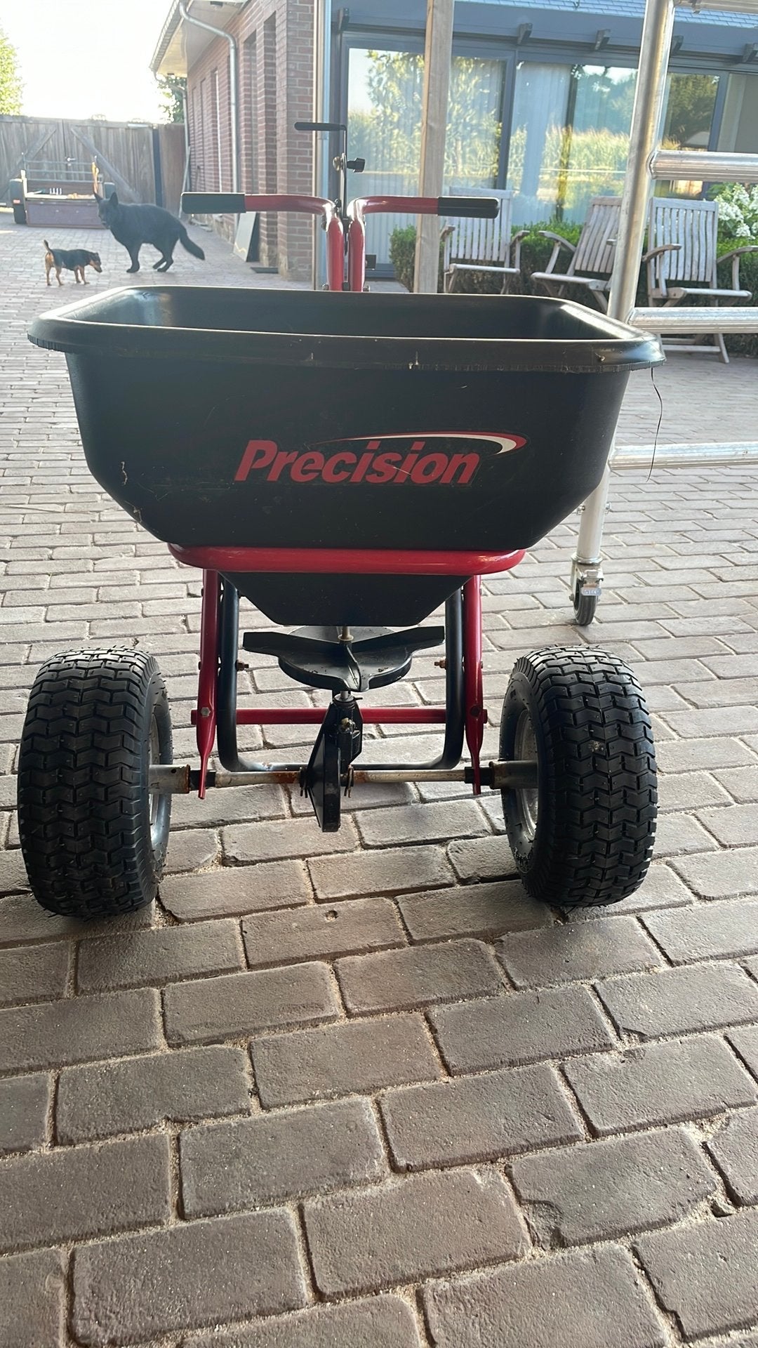 Meststofstrooier Precision., Enlèvement, Granulés de fumier de vache