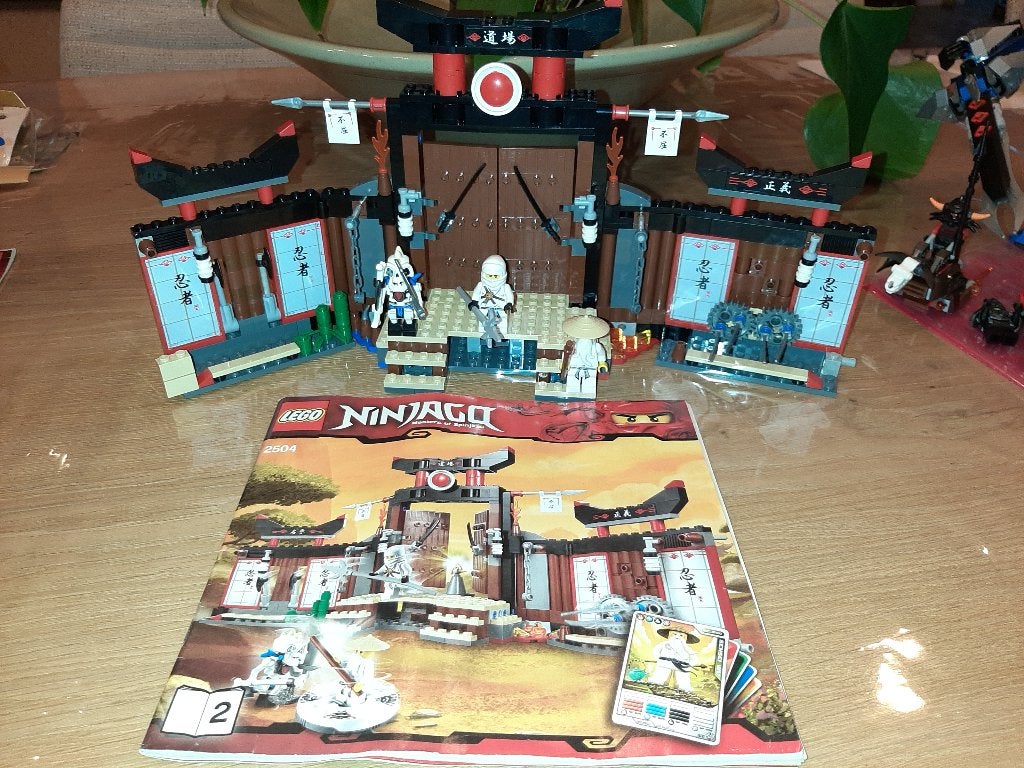 Set Lego Ninjago 2504 Spinjitzu Dojo + boîte, Enlèvement ou Envoi, Lego, Ensemble complet, Comme neuf