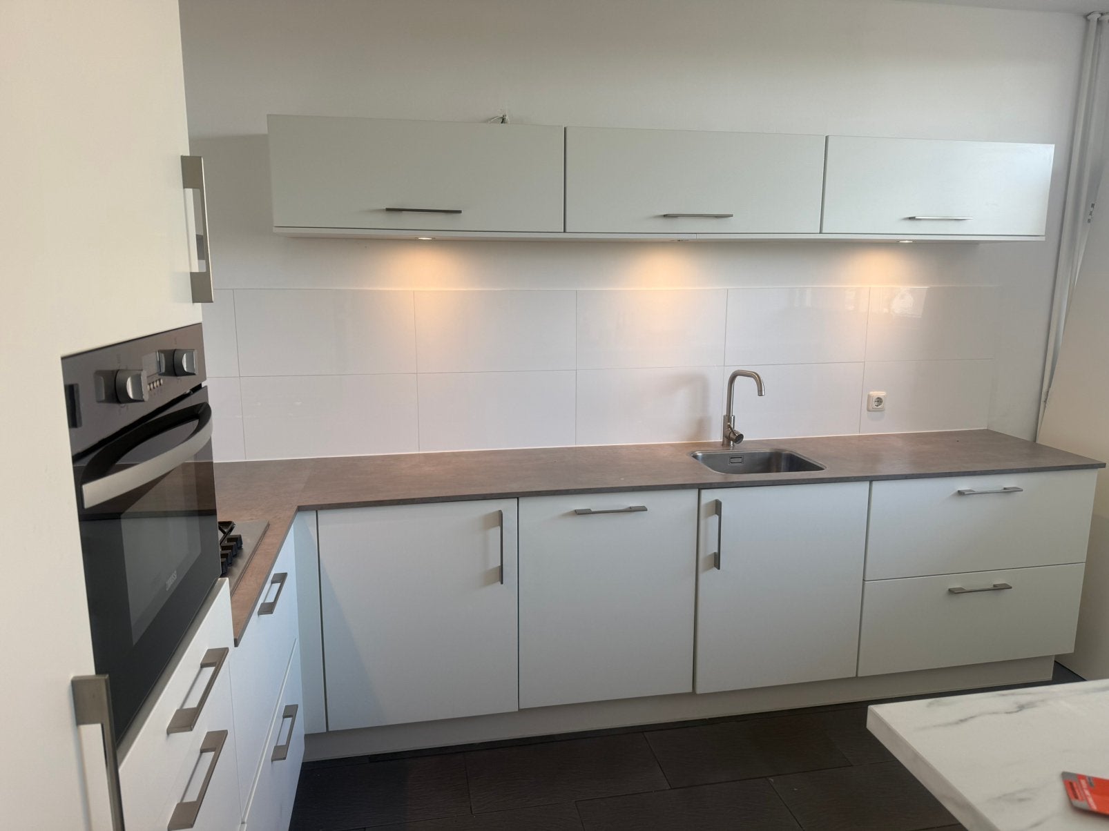 COMPLETE HOEKKEUKEN MET INBOUWAPPARATUUR, Huis en Inrichting, Ophalen of Verzenden, Zo goed als nieuw, Hoekkeuken