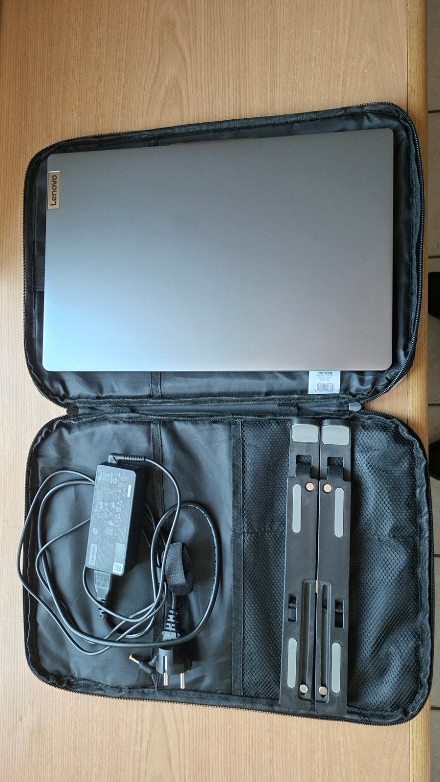 Lenovo IdeaPad Slim 3 15ABR8 – Laptop 15,6", Met videokaart, Minder dan 2 Ghz, Ophalen of Verzenden, Zo goed als nieuw