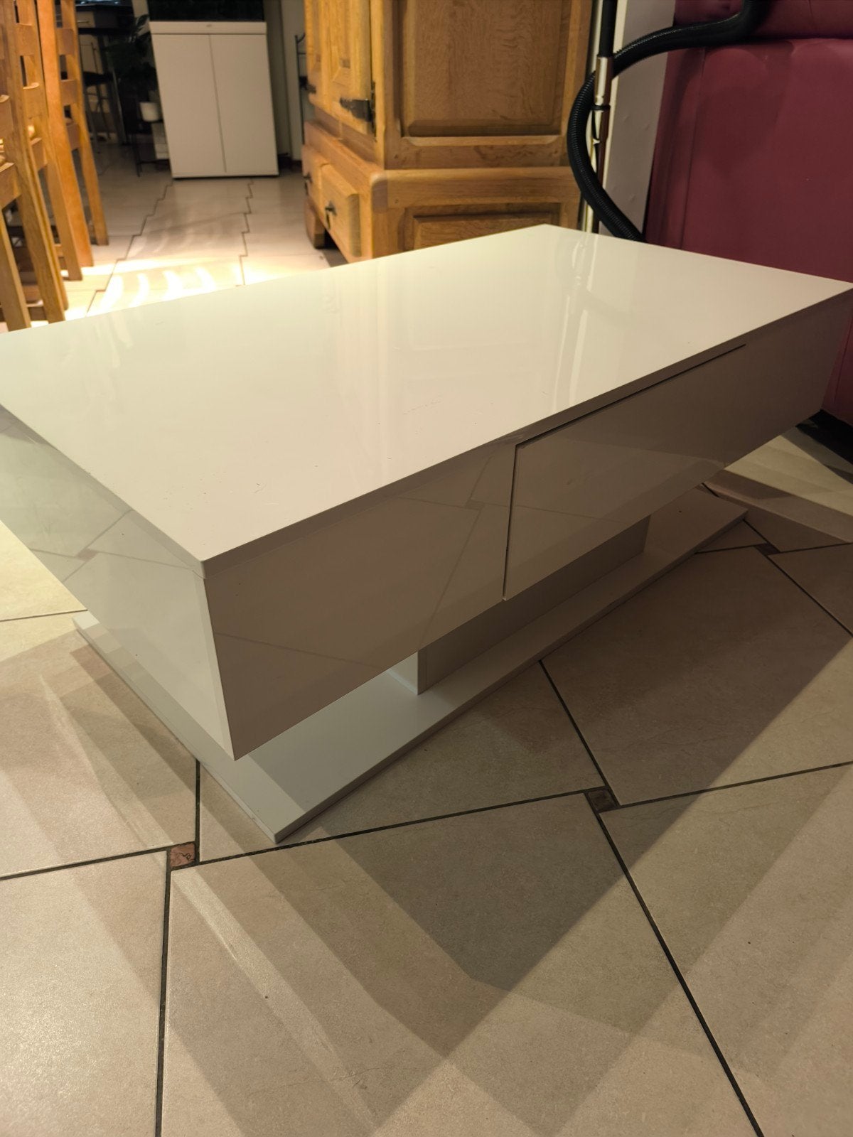 table de salon blanc laqué état impeccable! 50euro fixe!!!, Maison & Meubles, Tables | Tables de salon, Enlèvement