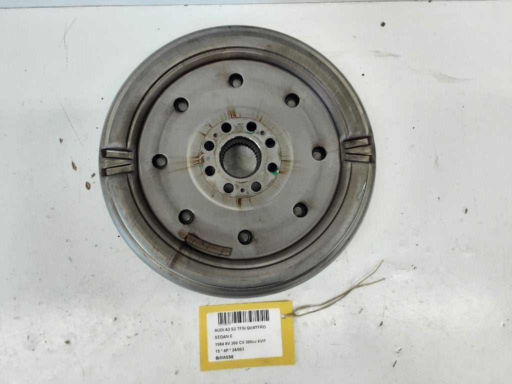 VOLANT MOTEUR BI-MASSE S3 Limousine (8VM / 8VS) (6K105266A), Autos : Pièces & Accessoires, Auto-Union-Straße  1,
85057  Ingolstadt, DE