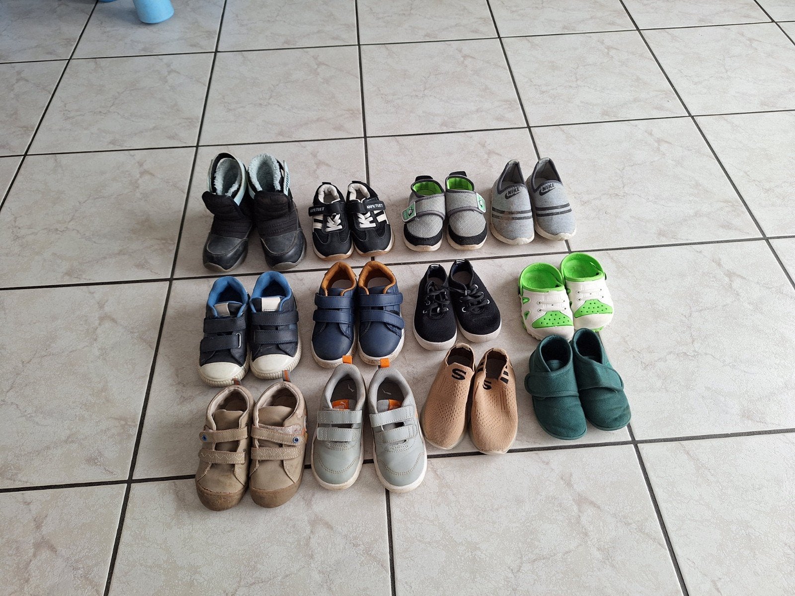 chaussures pour garçons et filles, Enlèvement ou Envoi, Comme neuf, Garçon ou Fille, Chaussures