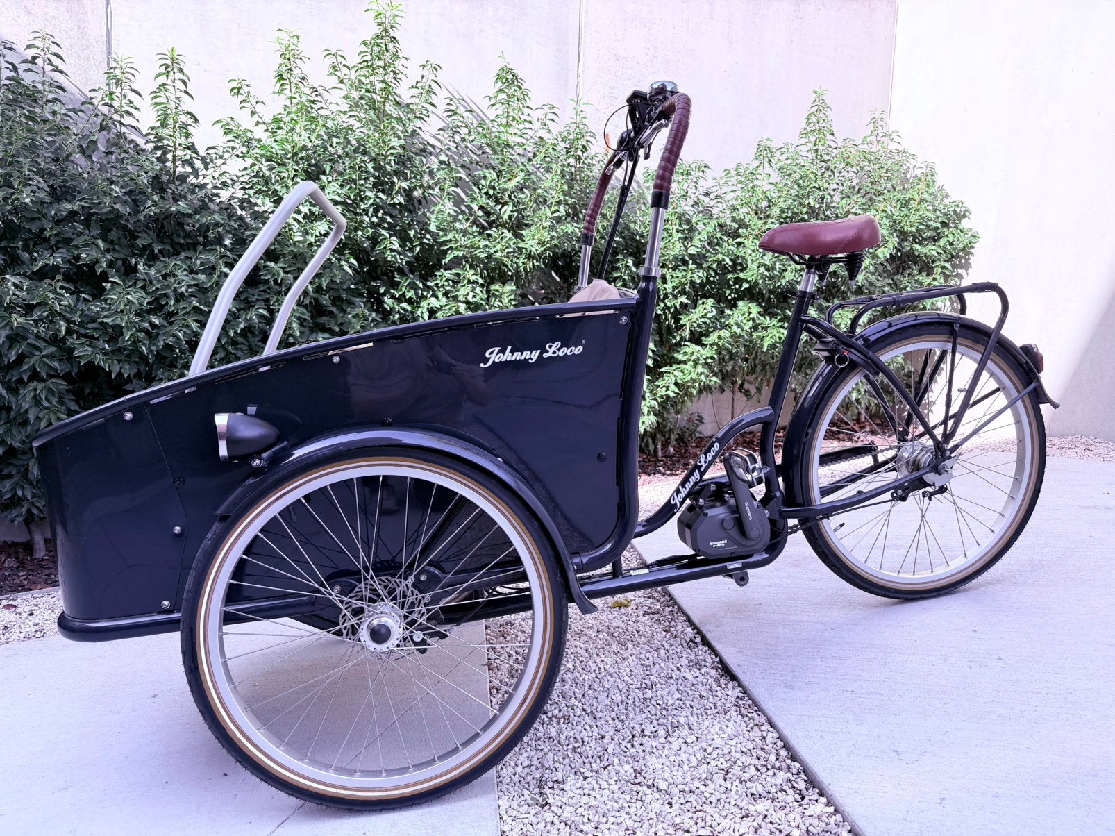 Elektrische bakfiets Johnny Loco in nieuwstaat, Ophalen, 4 kinderen of meer, Elektrisch, Zo goed als nieuw