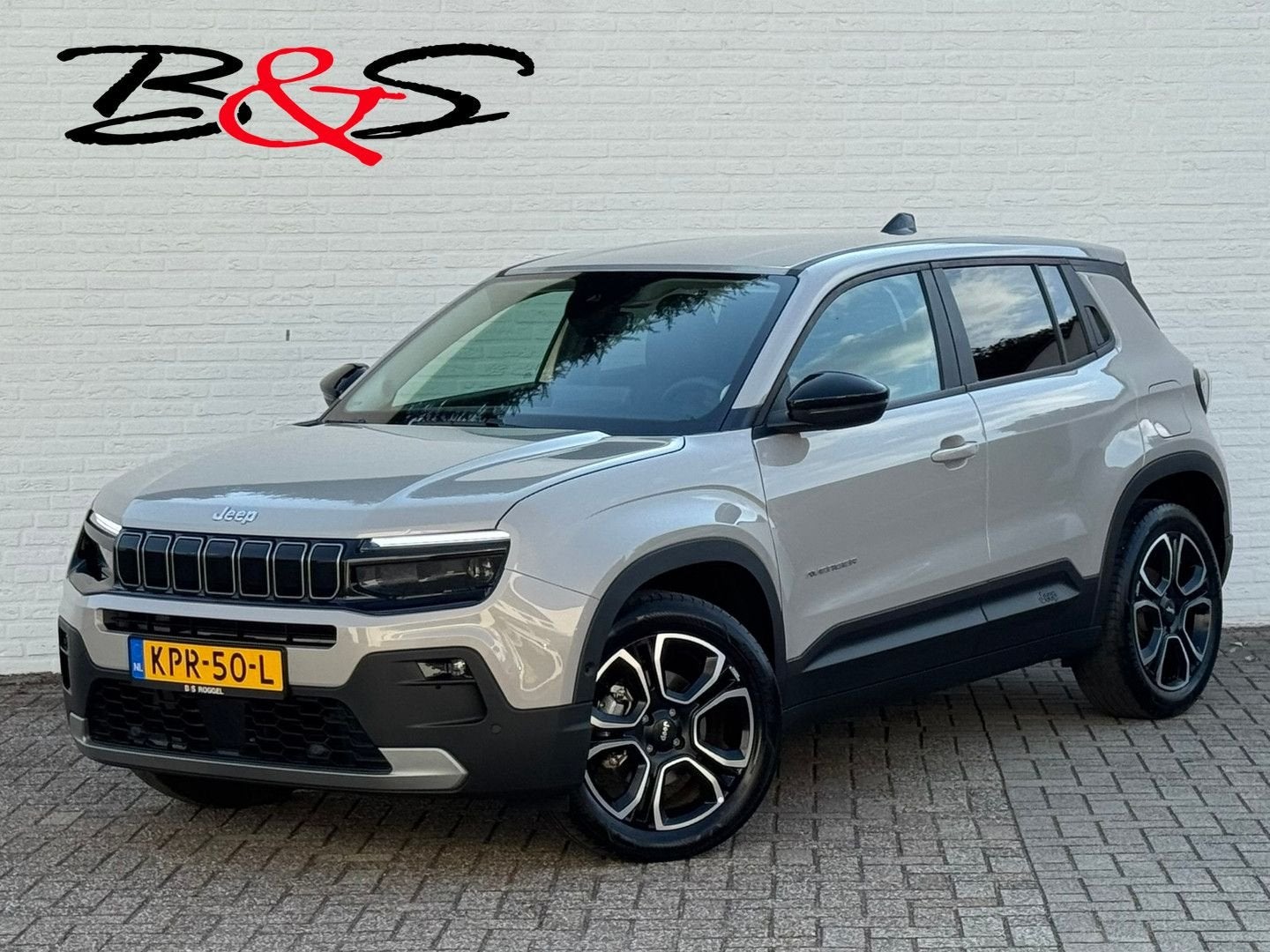 Jeep Avenger Summit 54 kWh SOH 96% Clima Camera Carplay Adap, Autos, Jeep, Achat, Entreprise, Carnet d'entretien, Beige