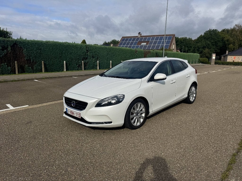 Volvo V40 2.0 Euro 6b Automaat Model 2016 full option, Auto's, Volvo, 4 cilinders, 1969 cc, Wit, Leder
