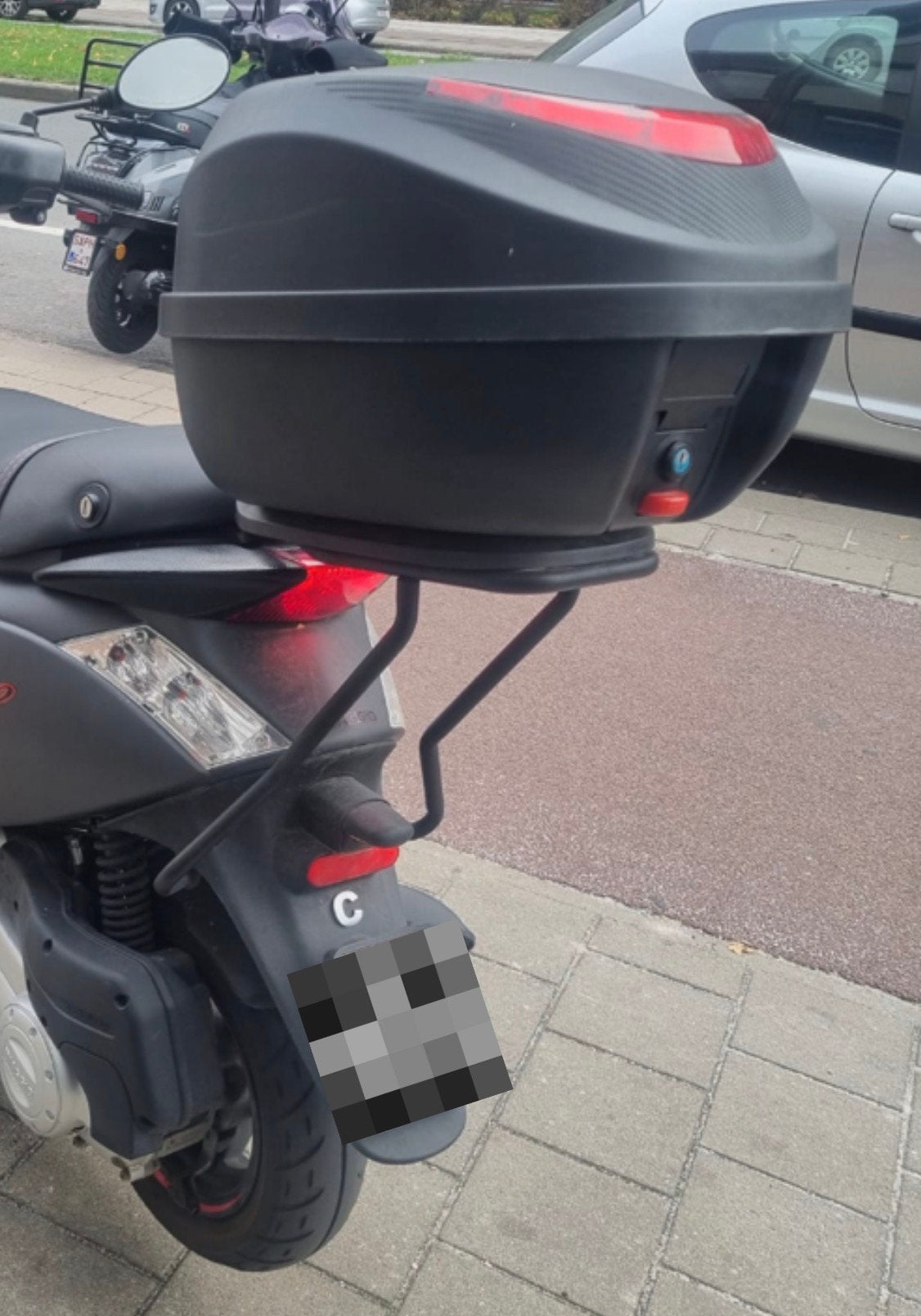 Kofferbak, Fietsen en Brommers, Ophalen, Zo goed als nieuw