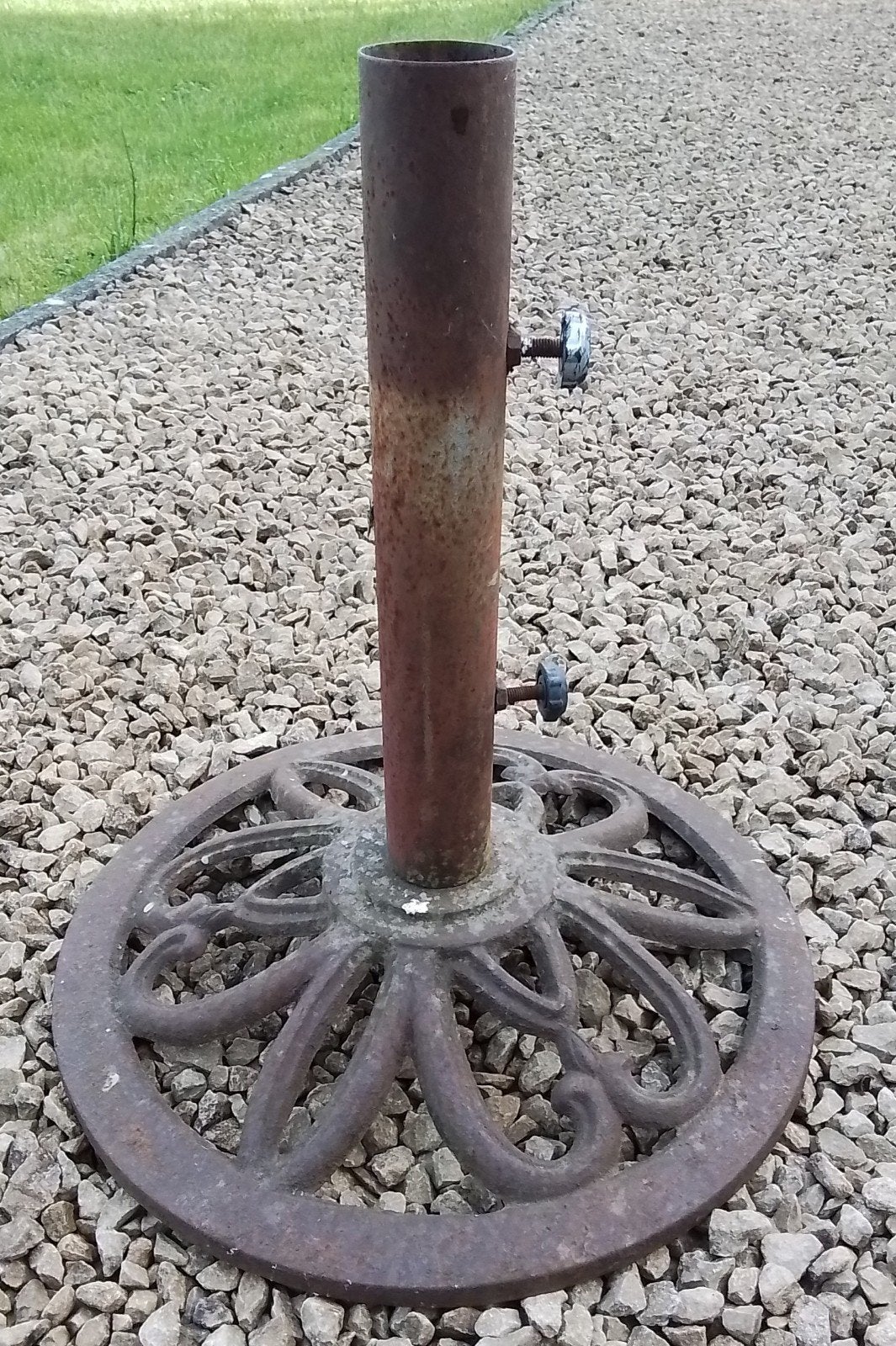 Pied de parasol en fonte, Enlèvement
