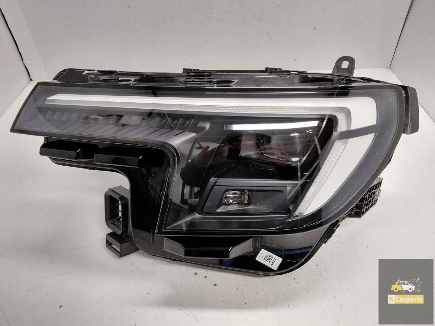 R2KB-13E017, Ford Explorer VII EV Full LED avec feu arri re, Info@ford.com, Ford Motor Company, American Road 1
48126  Dearborn
