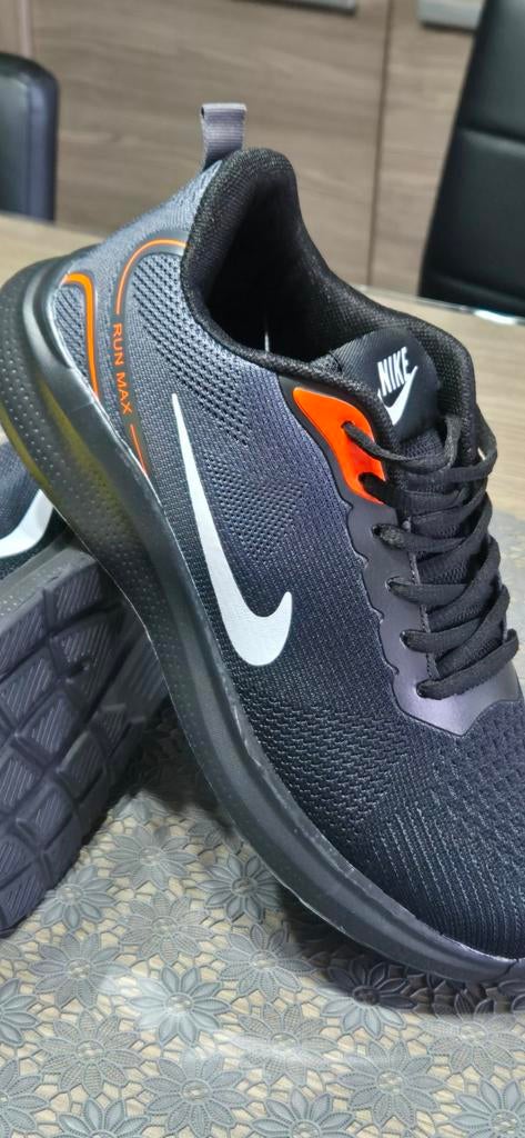 Nike sportschoenen maat 42, Ophalen of Verzenden, Nike