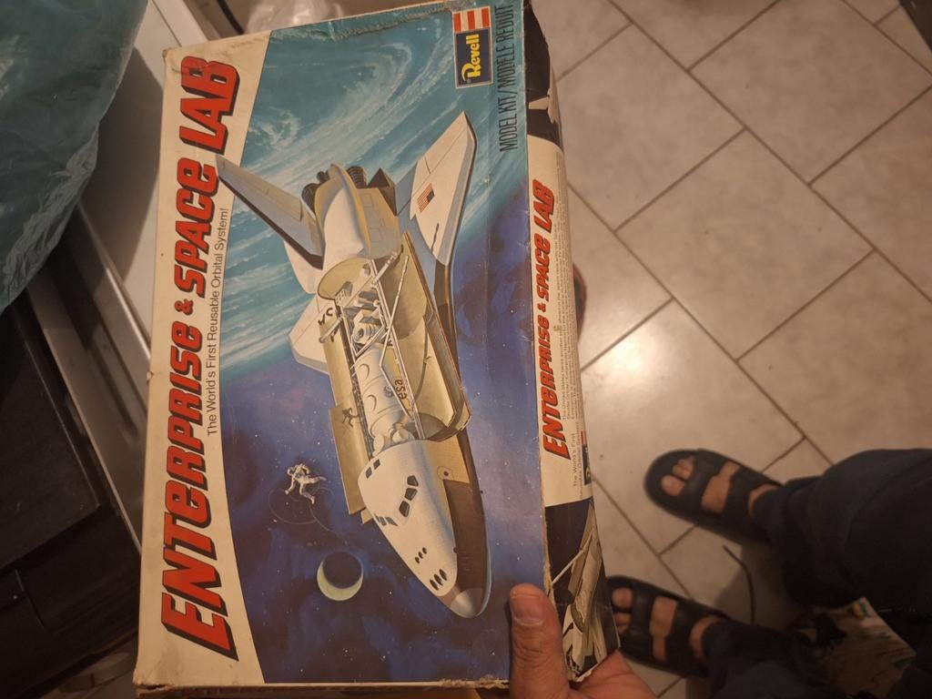 REVELL H-200-MODEL - Space Shuttle Enterprise & Space