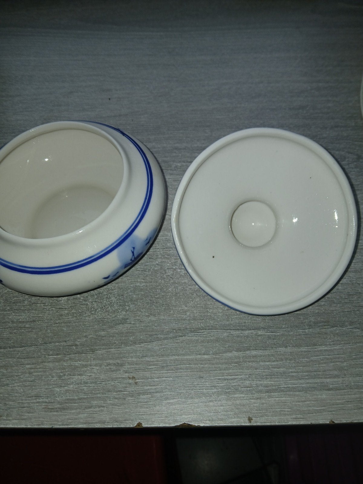 petit service juste le pot delf  a discuter, Enlèvement ou Envoi, Comme neuf, Blanc, 100 ml