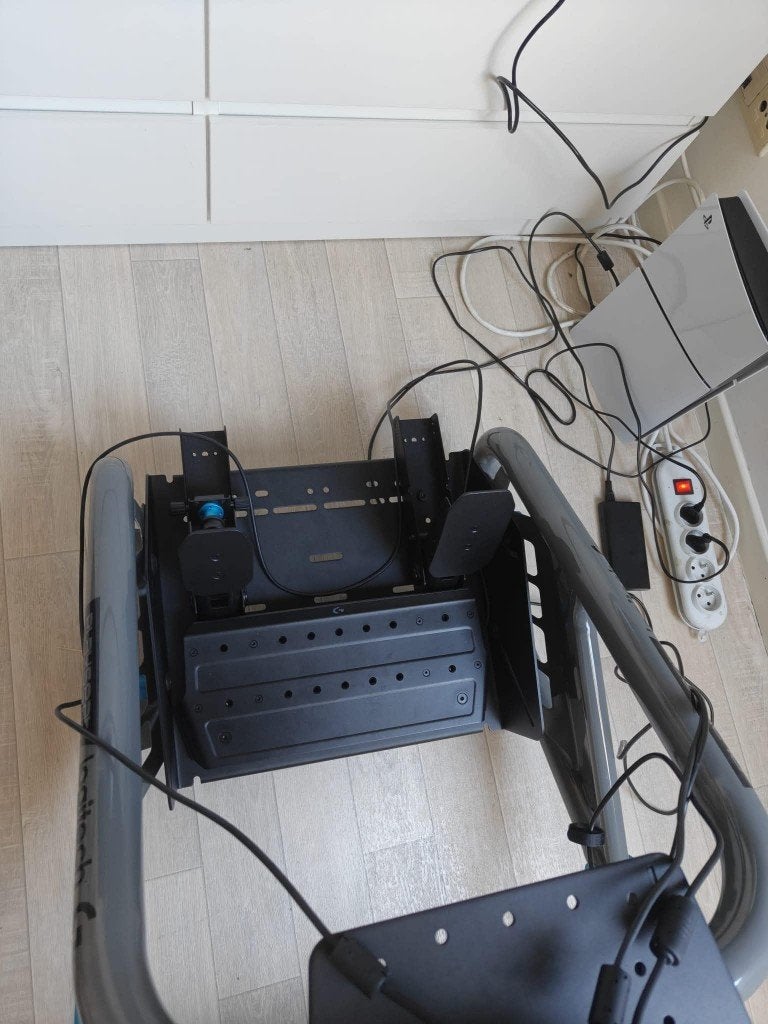 Thrustmaster F1 wheel + Logitech rs50 bundle + playseat, Ophalen, Zo goed als nieuw, Racen en Vliegen