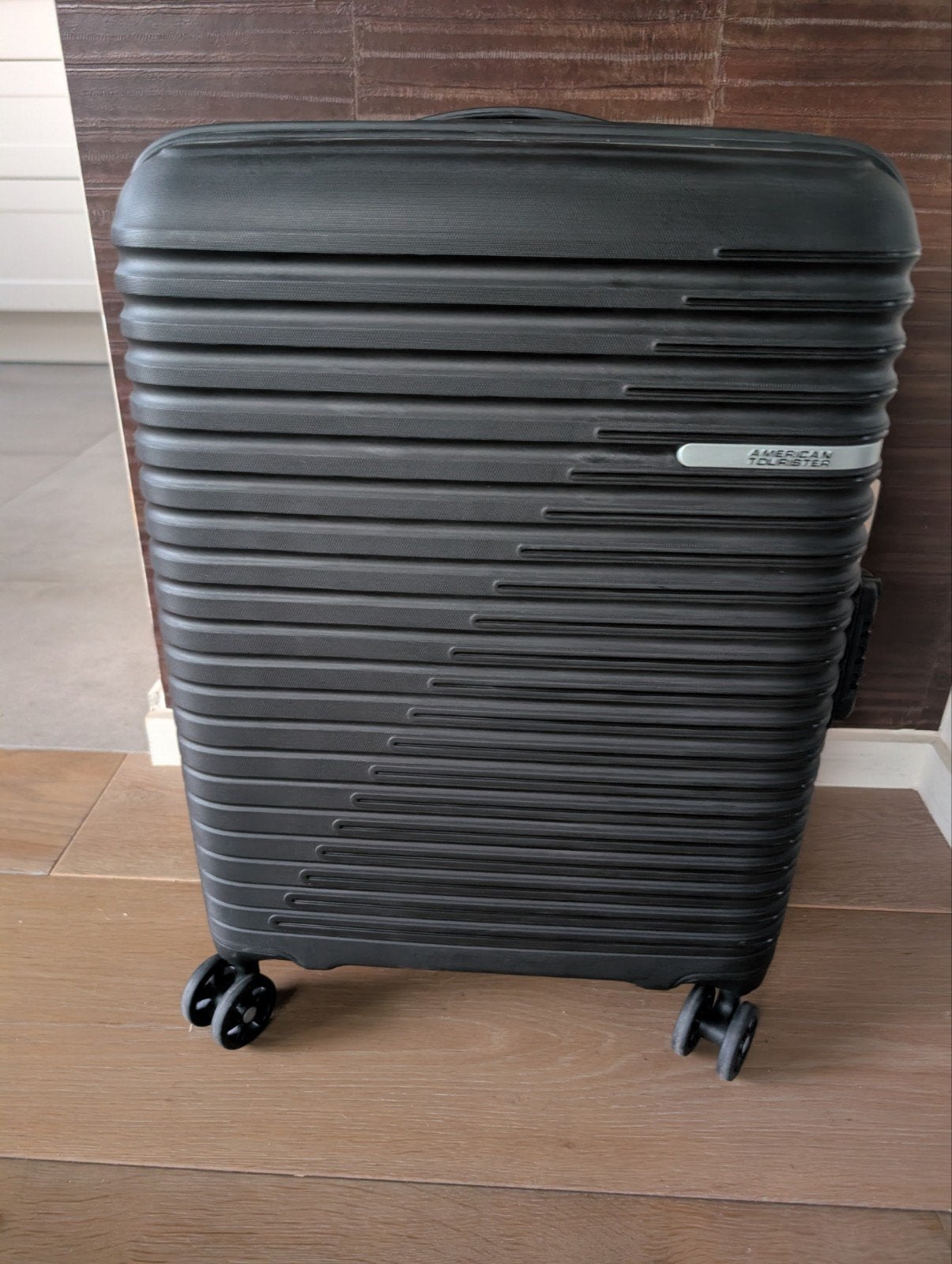 Valise cabine American Tourister neuve, Enlèvement, Neuf, Plastique dur, Poignée extensible