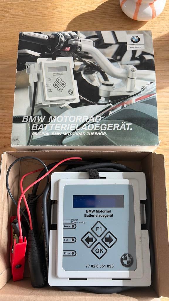 BMW Motorrad Batterijlader – Origineel – Zo goed als nieuw, Motoren, Ophalen