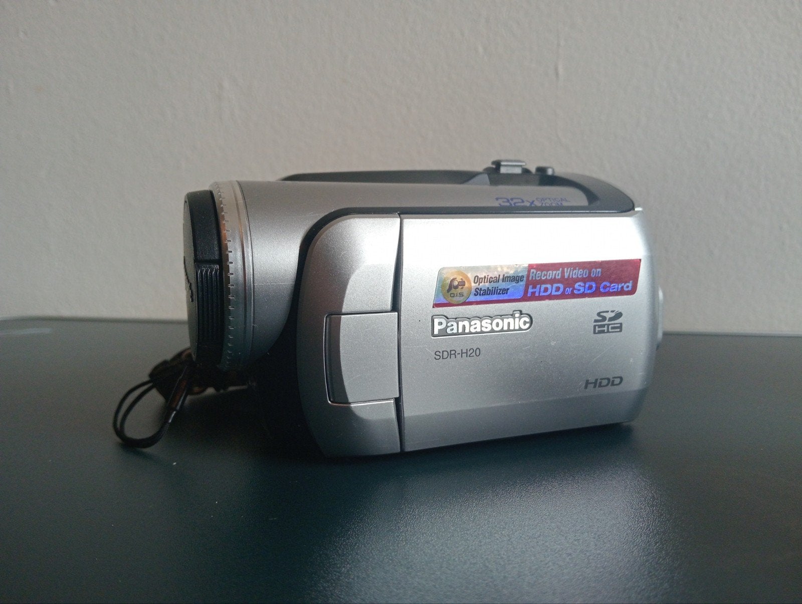 PANASONIC SDR H20  SD CARD INC ACCUS LADER EN TAS, Full HD, Panasonic, Ophalen of Verzenden, Zo goed als nieuw