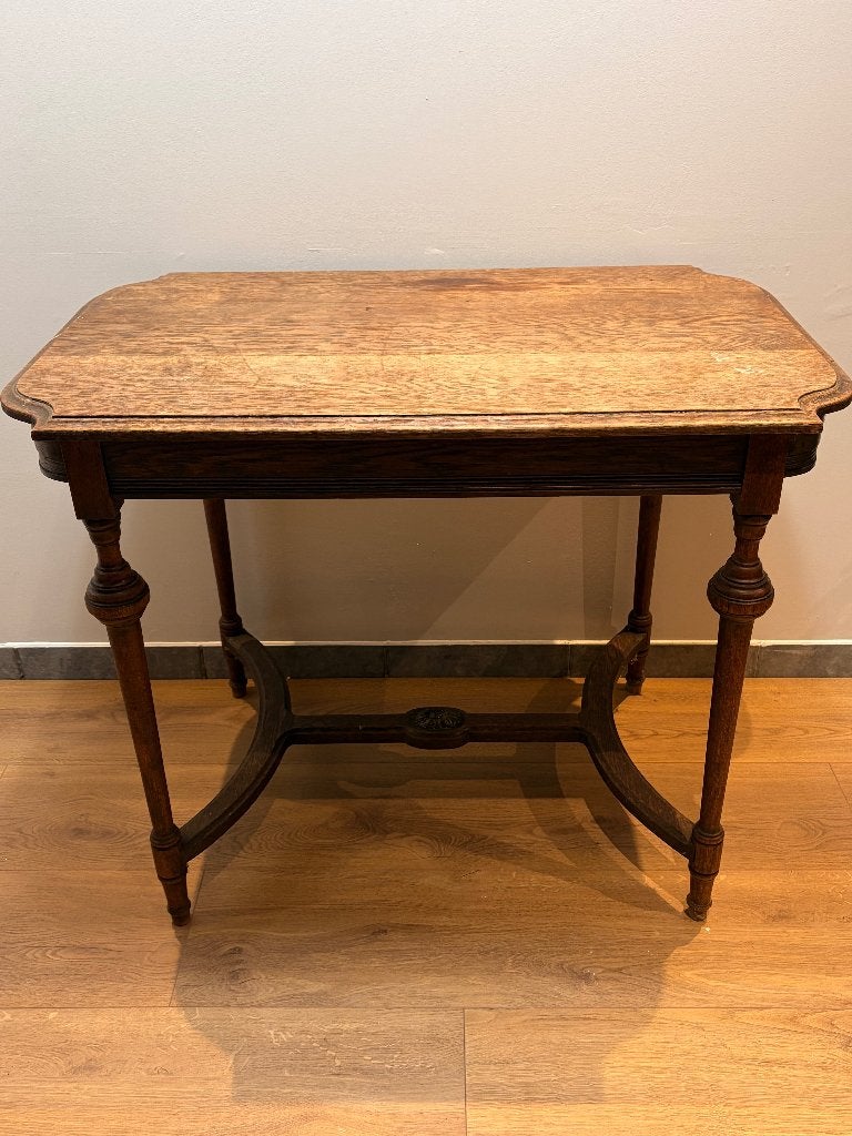 Antieke eiken sidetable / salontafel met houtsnijwerk ca1900, Huis en Inrichting, Ophalen, Gebruikt, 50 tot 100 cm, Weet ik niet