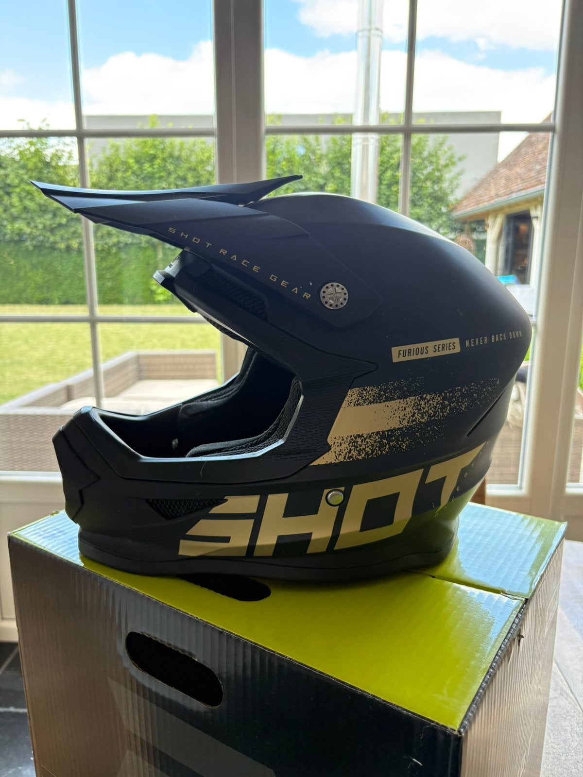 Shot racegear helm, Motoren, Kleding | Motorhelmen, Ophalen, Nieuw zonder kaartje, M, Overige merken