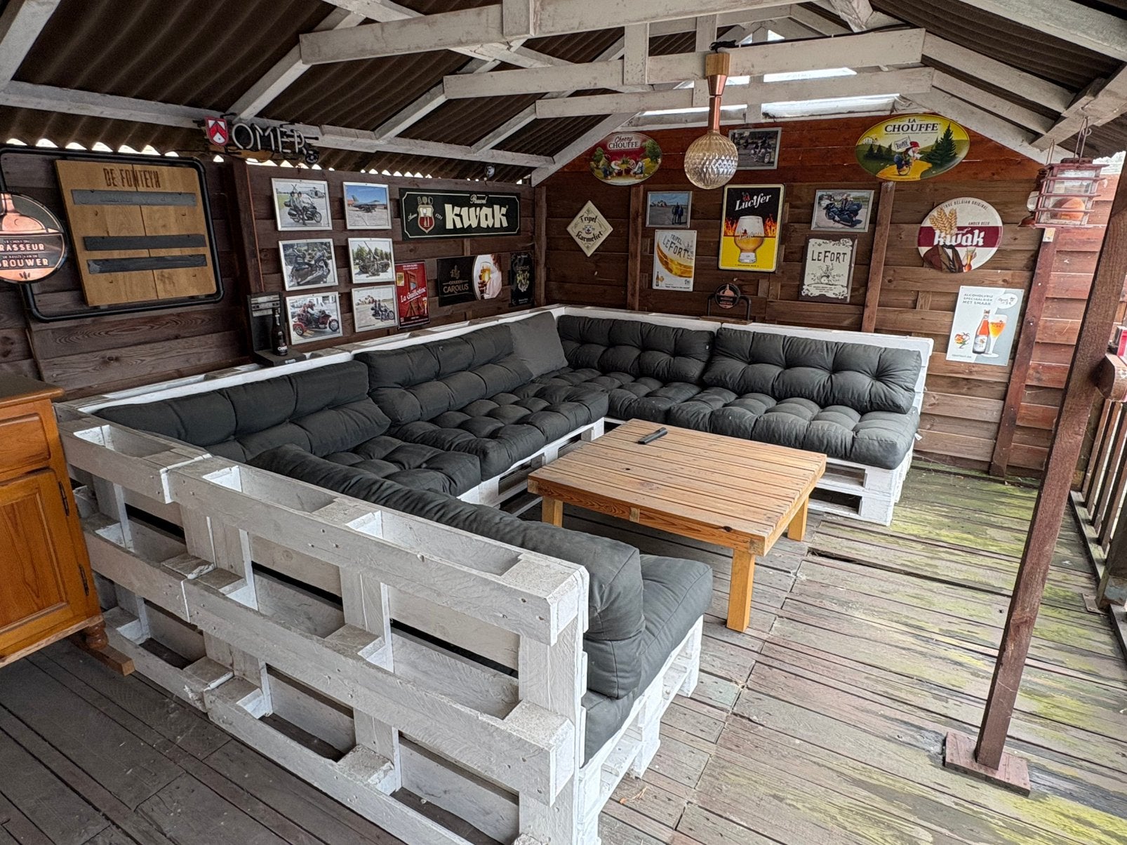 Lounge in pallets, Ophalen, Zo goed als nieuw
