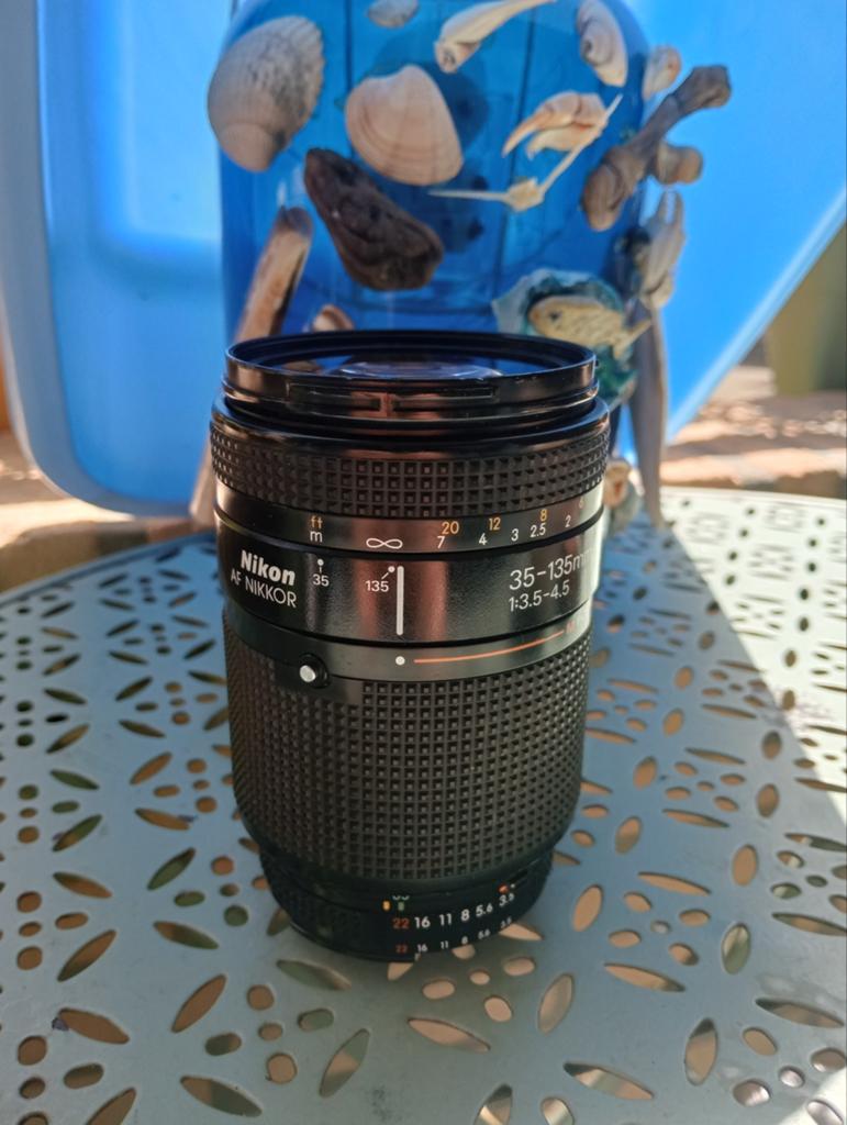 NIKON AF NIKKOR 35-135 1:3.5-4.5, Audio, Tv en Foto, Professionele apparaten, Ophalen of Verzenden