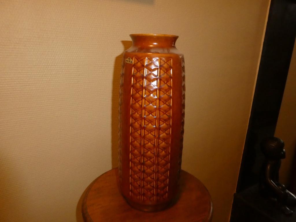 vase en poterie antique., Enlèvement