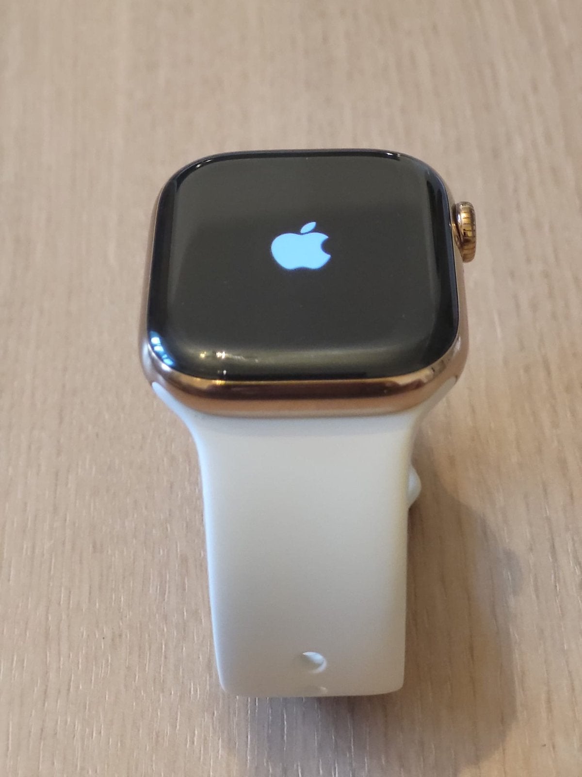 Apple Watch Series 10 Titanium Gold 42 mm 100% krasvrij!!!, Handtassen en Accessoires, Smartwatches, Ophalen, Apple Watch, IOS
