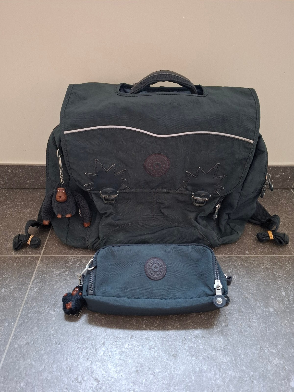 Sac à main et trousse Kipling Iniko bleu foncé, Enlèvement