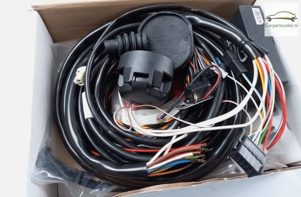 Trekhaak kabelset 13 polig 8201406797 nieuw Mazda 3 MZ154DHB, -, -, Nieuw, Ophalen of Verzenden