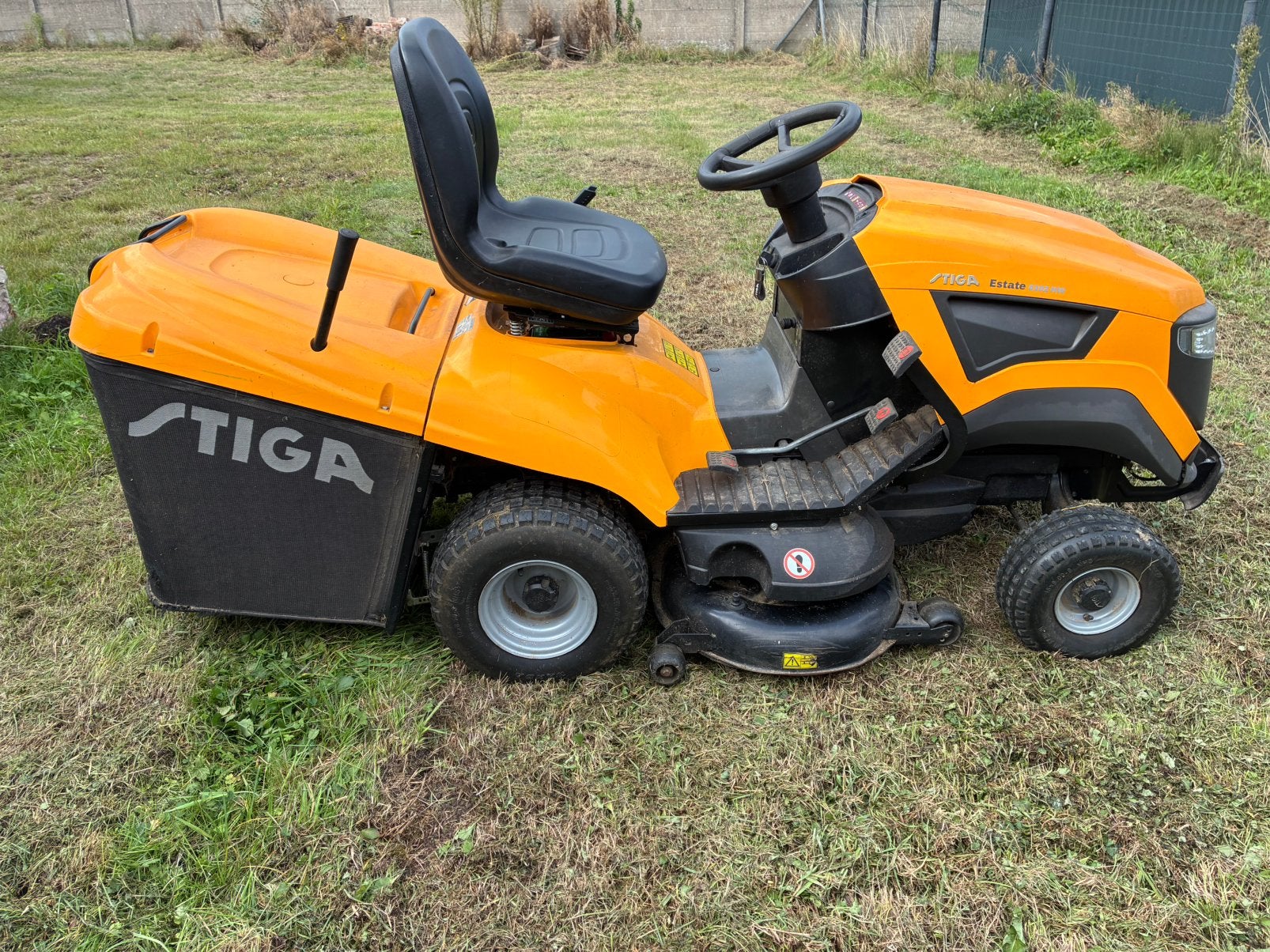 Zitmaaier Stiga TCS102Hydro incl. Vetstrooier, Jardin & Terrasse, Enlèvement, Utilisé, Démarrage électrique, 90 à 120 cm