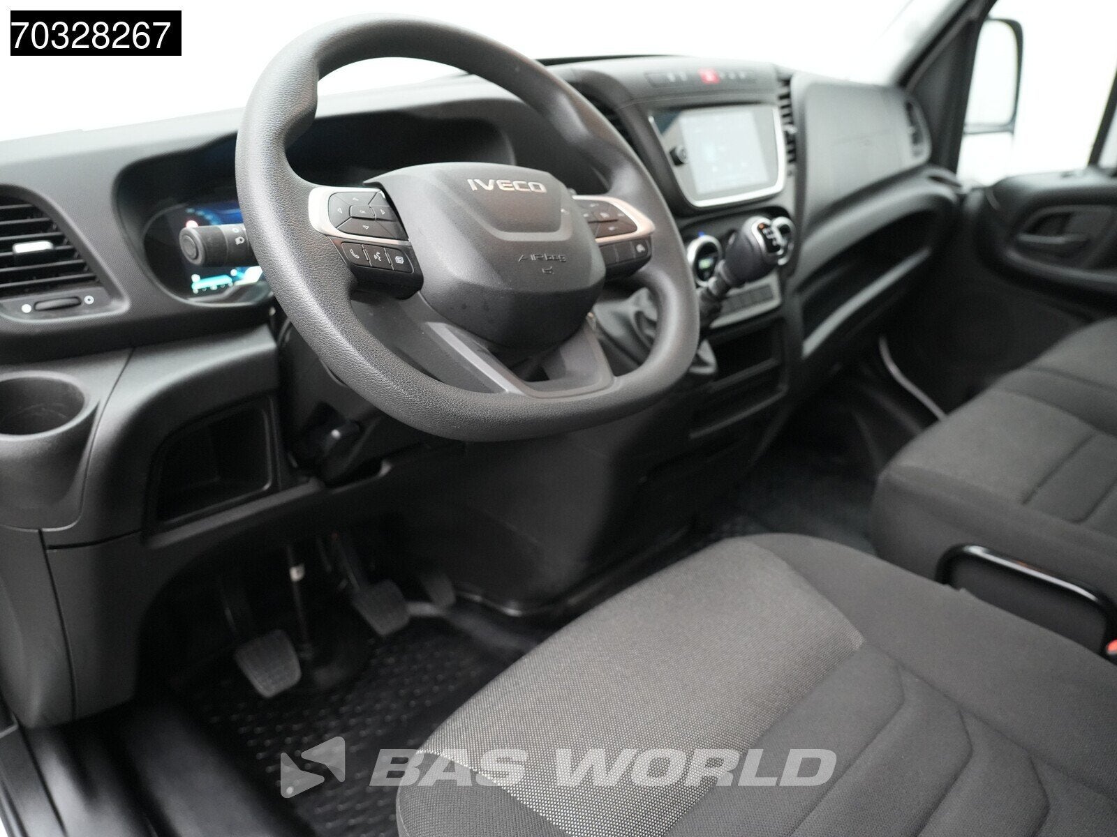 Iveco Daily 35C16 3.0L Laadklep NEW MODEL Dubbellucht 160PK, Auto's, Bestelwagens en Lichte vracht, Stof, Gebruikt, Euro 6, 4 cilinders